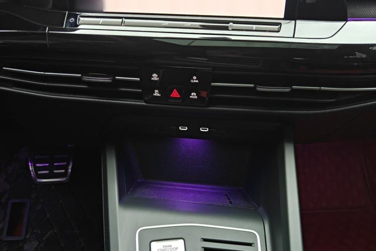 Used Volkswagen Golf 2023 Facelift 280TSI DSG R-Line Lite Interior 6