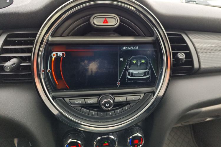 Used MINI 2016 1.5T COOPER Avant-Garde Audio And AC Panel