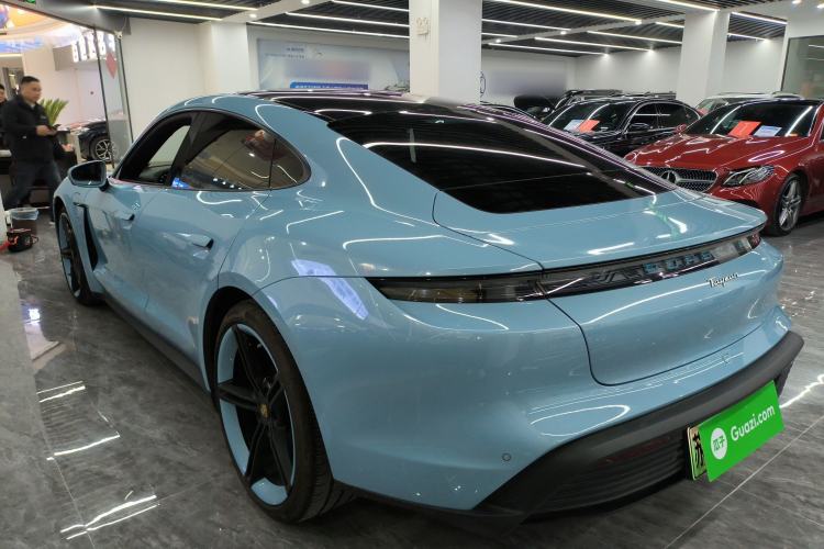 Used Porsche Taycan 2022-Year Updated Taycan