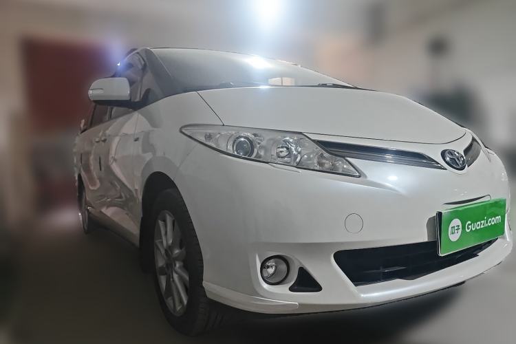 Used Toyota Previa  Front Right 45 Deg