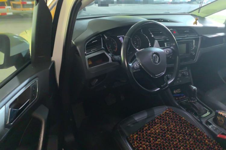 Used Volkswagen Touran 2016 Volkswagen Touran L 280TSI DSG Comfort Edition
