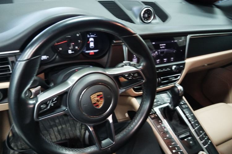 Used Porsche Macan 2018 Macan 2.0T Center Console