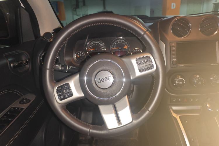 Used Jeep Compass 2014 Revised Version 2.0L Two-Wheel Drive Elite Edition