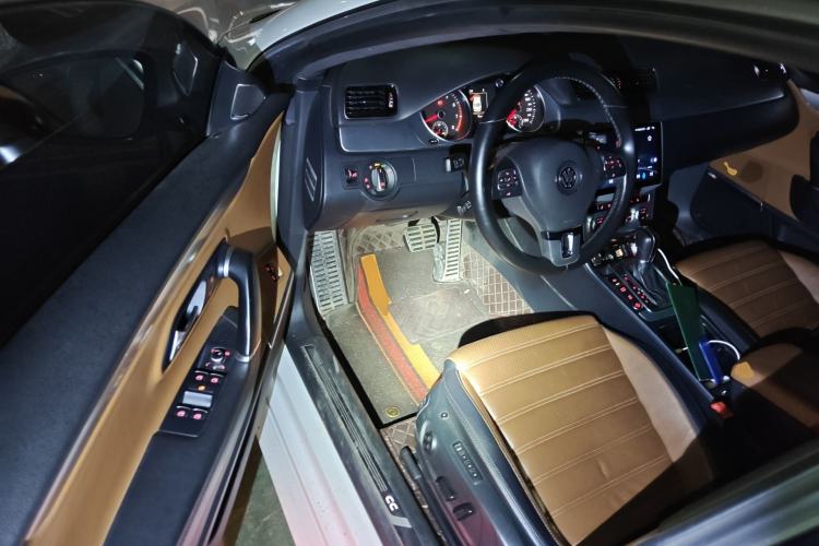 Used Volkswagen CC 2015 1.8TSI Luxury Model Driver Seat