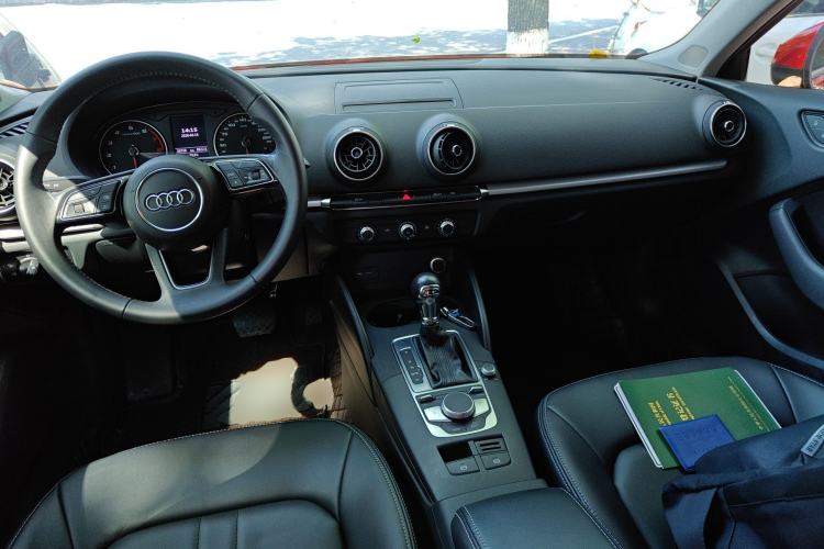 Used Audi A3 2018 30th Anniversary Edition Sportback 35 TFSI Ambition Model Center Console