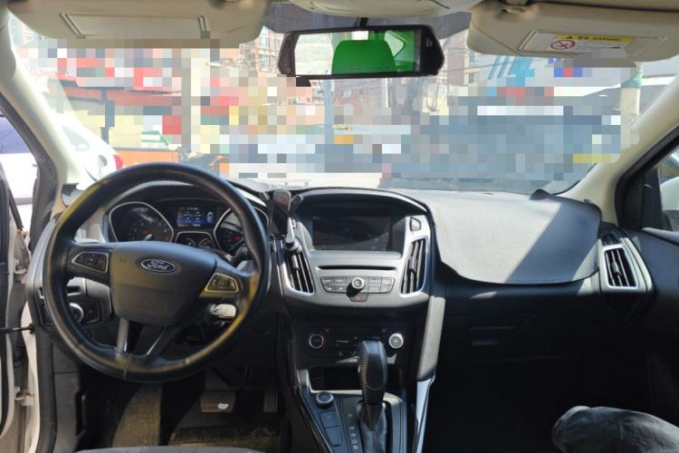 Used Ford Focus 2018 Hatchback Classic EcoBoost 180 Automatic Elite Model Center Console