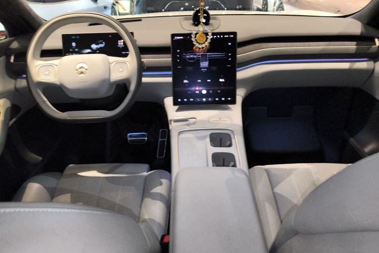 Used Nio ES8 2024 75 kWh Executive Edition Center Console