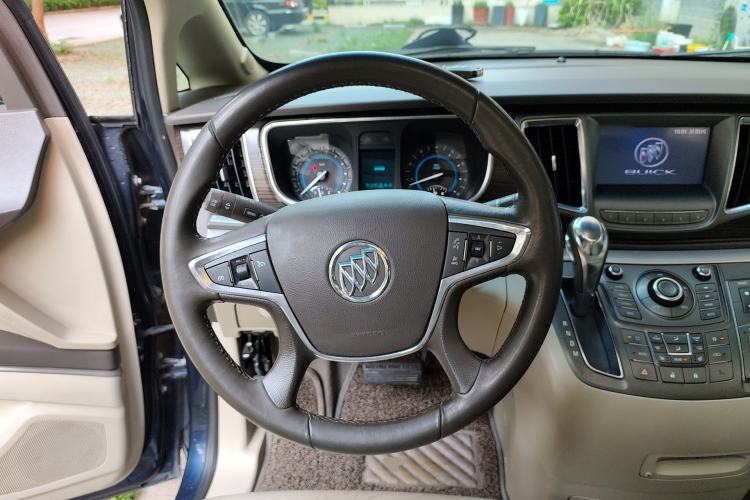 Used Buick GL8 2013 3.0L GT Luxury Business Haoya Edition Steering Wheel