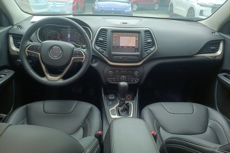 Used Jeep Cherokee 2017 2.4L Professional Smart Edition
