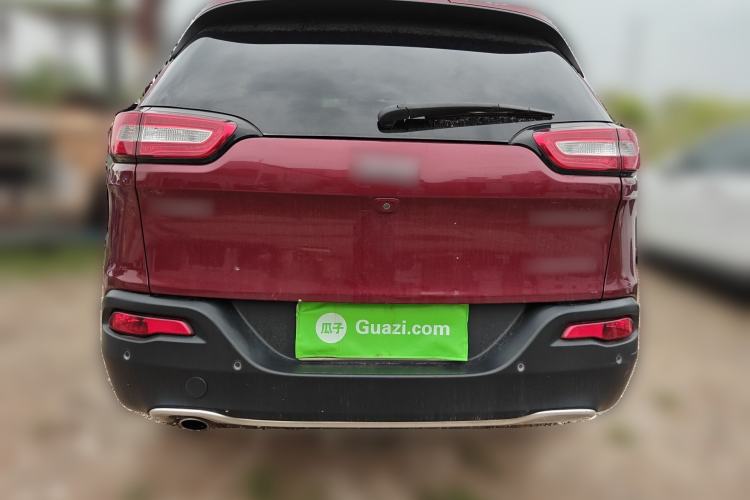 Used Jeep Cherokee 2017 2.0L Superior Edition
