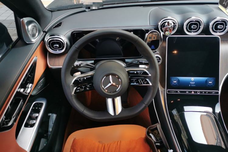 Used Mercedes-Benz GLC 2025 Refreshed GLC 300 L 4MATIC Dynamic Version 5 Seats