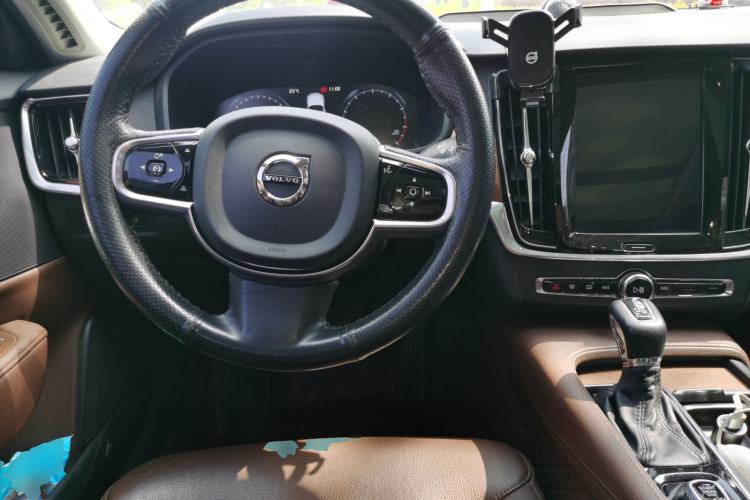 Used Volvo S90 2020 T5 Zhiyi Luxury Edition

