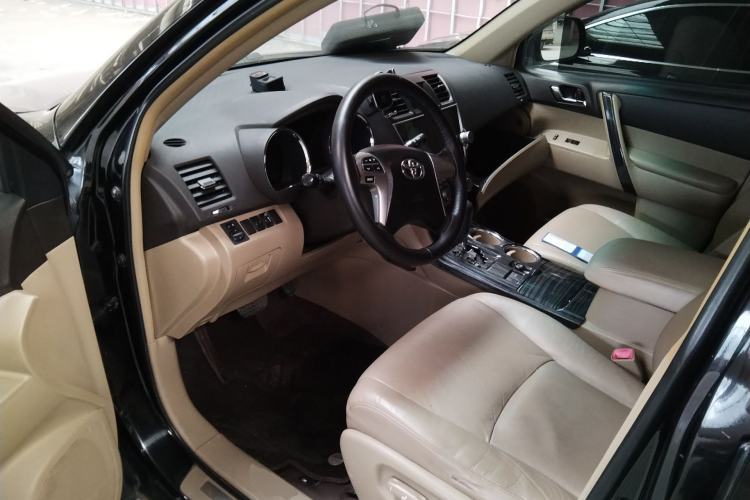 Used Toyota Highlander 2012 2.7L Two-Wheel Drive 5-Seater Sport Edition