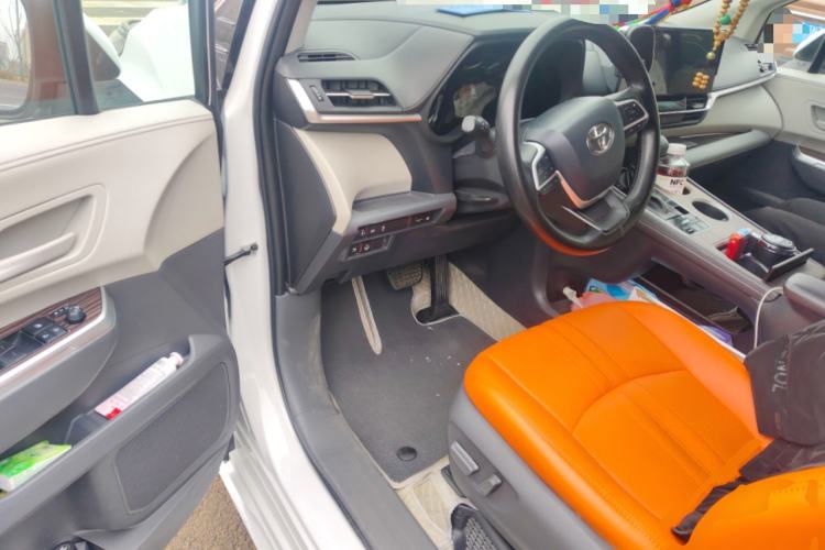 Used Toyota Sienna 2024 2.5L Hybrid Comfort Edition
