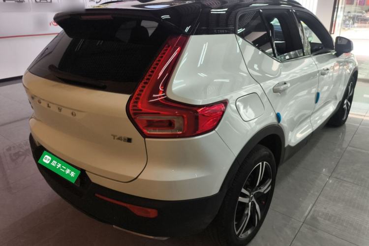 Used Volvo XC40 2020 T4 Four-Wheel Drive Smart & Sporty Edition Rear Right 45 Deg