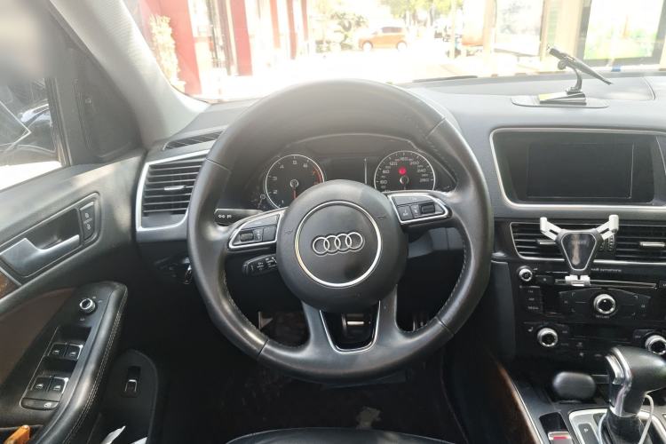 Used Audi Q5 2017 Plus 40 TFSI Technology Model
