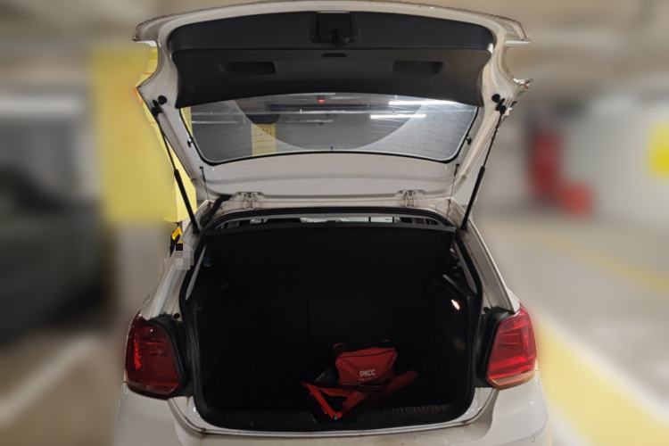 Used Volkswagen Polo 2016 1.6L Automatic Comfort Model
