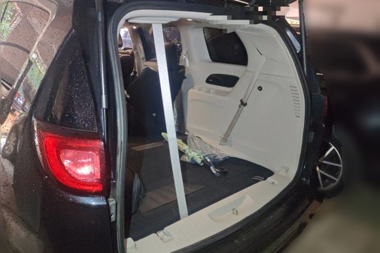 Used Chrysler Grand Voyager PHEV 2019 3.6L Plug-in Hybrid Trunk