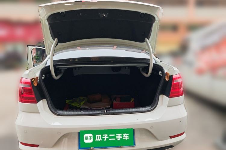 Used Volkswagen Bora 2014 1.6L Automatic Fashion Model Trunk