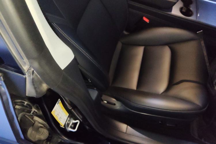 Used Tesla Model 3 2022 Rear-Wheel-Drive Version Right Front Seat