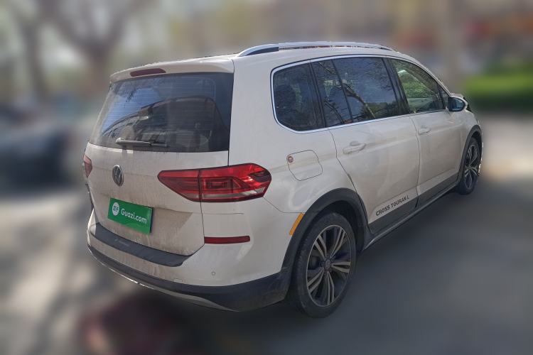 Used Volkswagen Touran 2021 Volkswagen Touran L 280TSI DSG Boundary Edition 7-Seater Rear Right 45 Deg