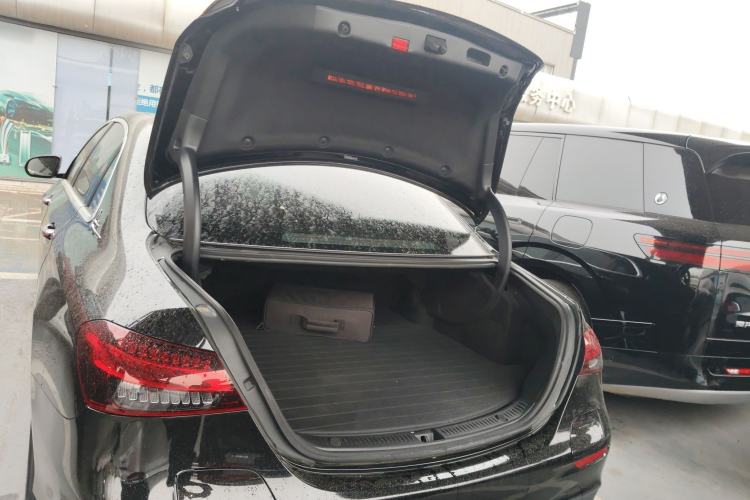 Used Mercedes-Benz E-Class New Energy 2022 Facelift E 350 e L Plug-in Hybrid Sedan
