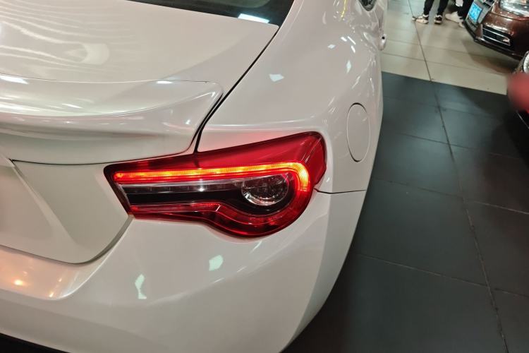 Used Toyota 86 2017 2.0L Manual Luxury Version