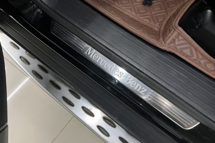 Used Mercedes-Benz M-Class 2014 ML 400 4MATIC Luxury Model Interior 10