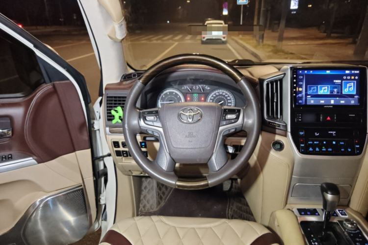 Used Toyota Land Cruiser 2014 4.0L Automatic Parallel Import Version 5 Seats
