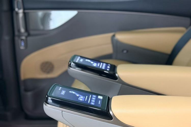 Used Denza D9 2022 DM-i 970 Four-Wheel Drive Flagship Model