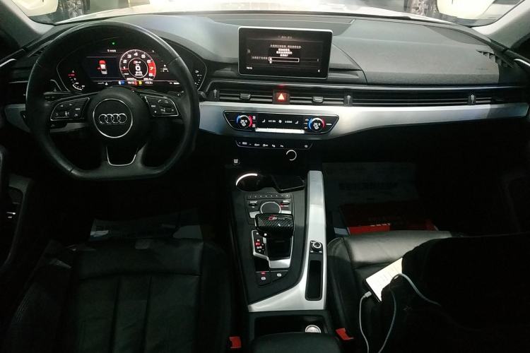 Used Audi A4L 2019 40 TFSI Fashion Edition China VI Emission Standard
