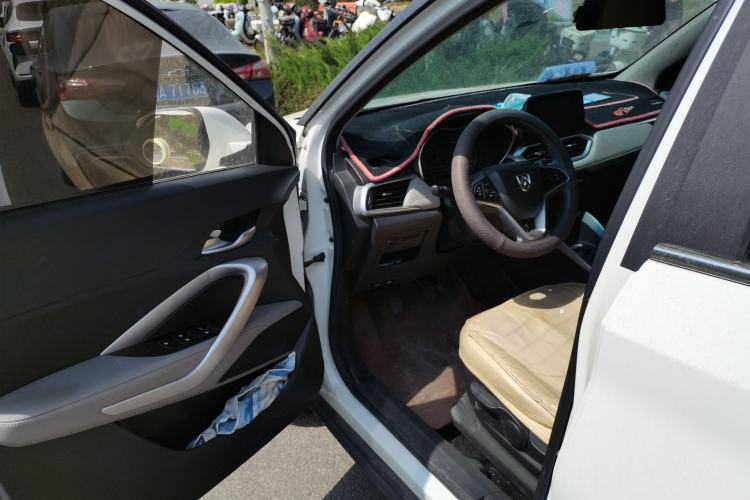 Used Baojun 510 2017 1.5L Automatic Fashion Model Driver Seat