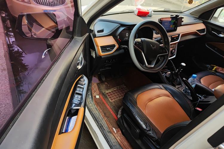 Used Wuling Hongguang S3 2018 1.5L Manual Luxury Model China V Standard