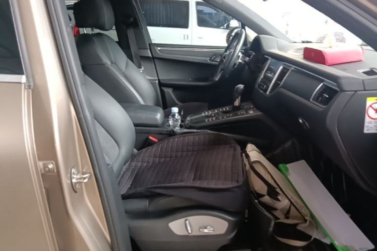 Used Porsche Macan 2017 Macan 2.0T Right Front Seat