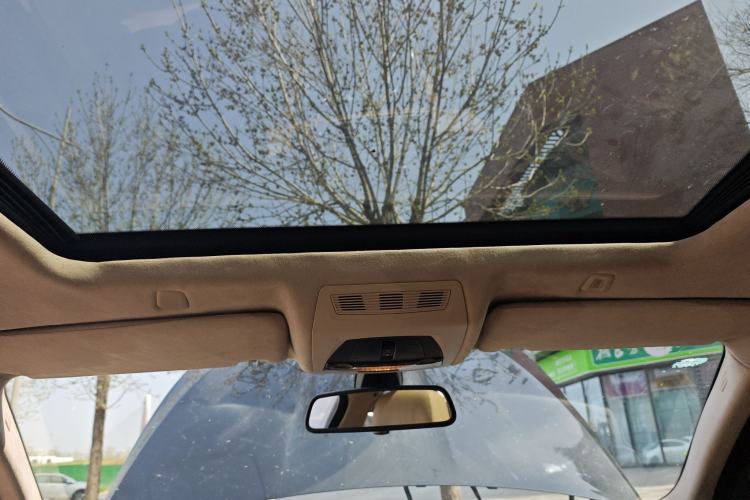 Used BMW 5 Series 2012 523Li Luxury Model Headliner