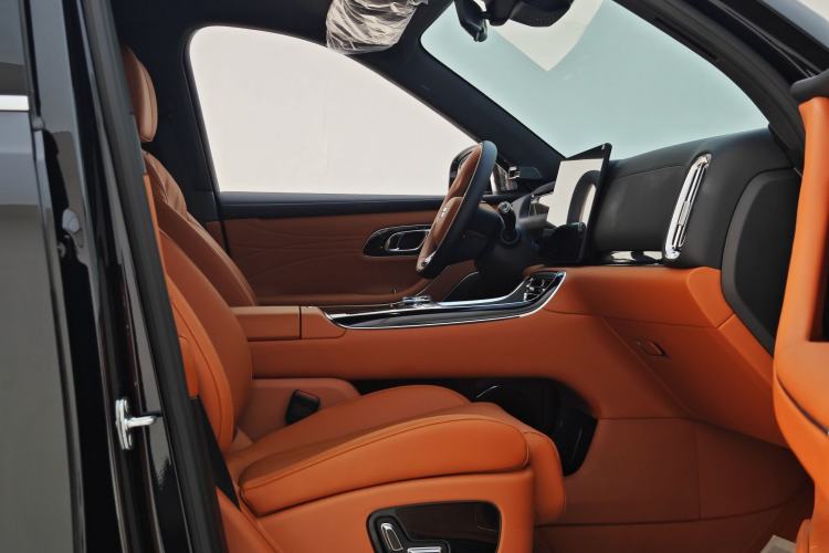 Used Geely Galaxy M9 2025 Model 100km Two-Wheel-Drive Smart Navigation Edition
