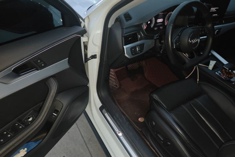 Used Audi A4L 2022 40 TFSI Luxury Dynamic Model
