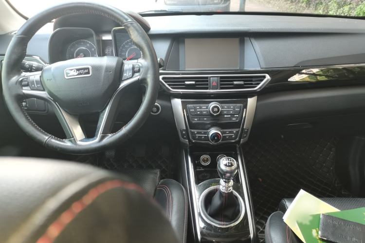 Used Zotye Domy X5 2017 Platinum Edition 1.5T Manual Luxury Model Interior 2