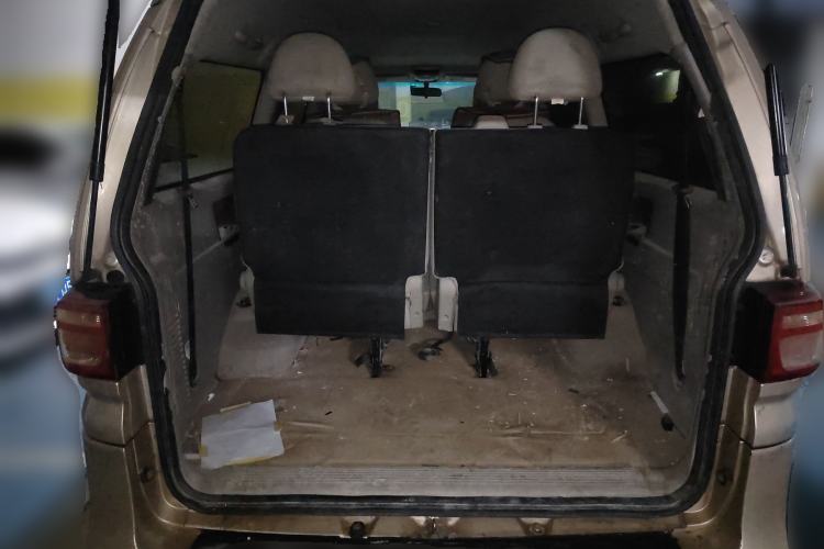 Used FORTHING Lingzhi 2018 M5L 1.6L 7-Seater Comfort Model Trunk