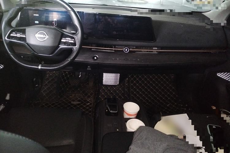 Used Nissan ARIYA 2022 Two-Wheel Drive Long-Range Version Center Console