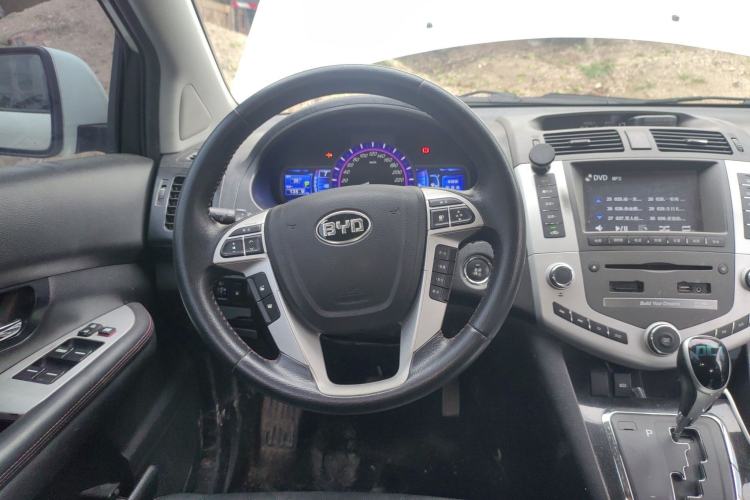 Used BYD S6 2014 2.4L Automatic Prestige 5-Seater