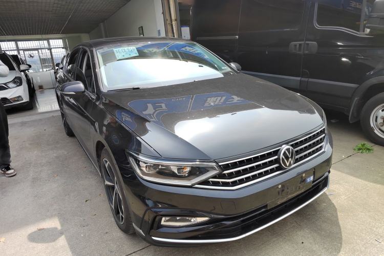 Used Volkswagen Magotan 2023 2 Million Units Limited Edition 330TSI DSG Leading Version Exterior 1