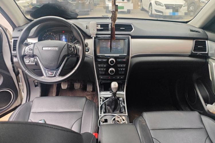 Used Haval H2 2016 Red-Label 1.5T Manual Two-Wheel Drive Luxury Model