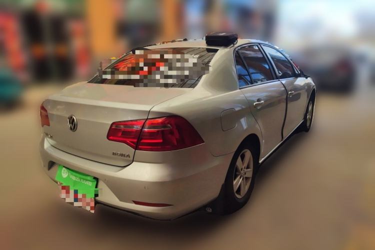 Used Volkswagen Bora 2013 1.6L Manual Fashion Edition
