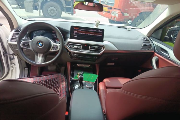 Used BMW X4 2022 xDrive 25i M Sport Package Center Console