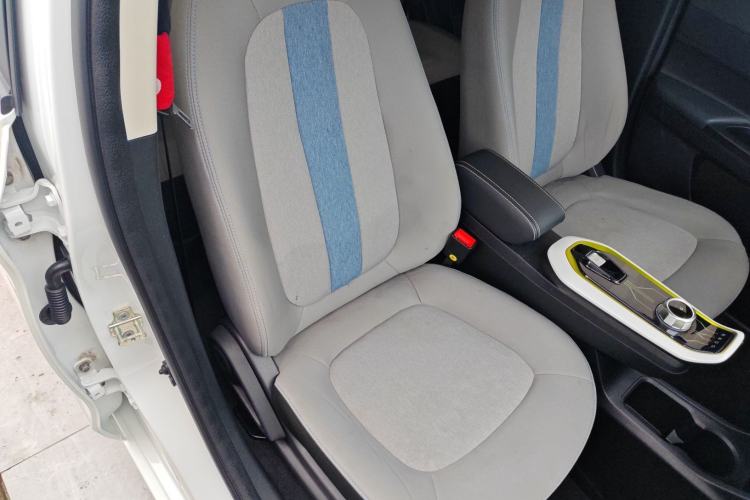 Used CHANGAN OSHAN Benni E-Star 2020 Heart Edition Lithium Iron Phosphate (31.18 kWh) Right Front Seat