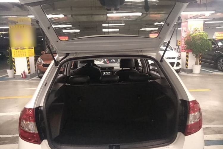 Used Skoda Rapid Spaceback 2014 1.6L Manual Enjoyment Edition
