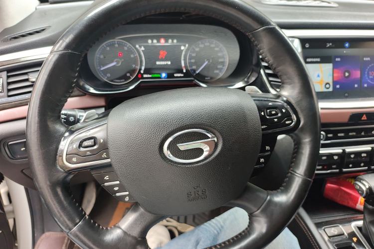 Used GAC Trumpchi GS8 2017 320T Two-Wheel Drive Luxury Smart Connectivity Version (7 Seats)