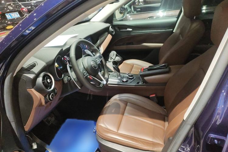 Used Alfa Romeo Stelvio 2017 2.0T 200HP Luxury Edition
