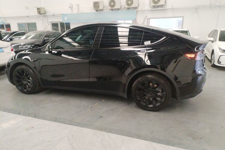 Used Tesla Model Y 2021 Long-Range All-Wheel-Drive Version 3D7